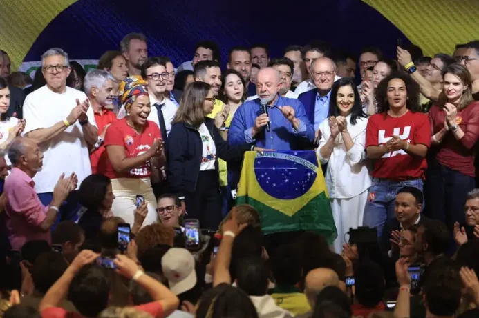Lula reeleito
