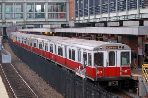 (121115  Boston, MA)      Red Line trains pass thru the area of Columbia road between the JFK station and Andrew Station.      Friday,  December 11, 2015.  (Staff photo by Stuart Cahill).